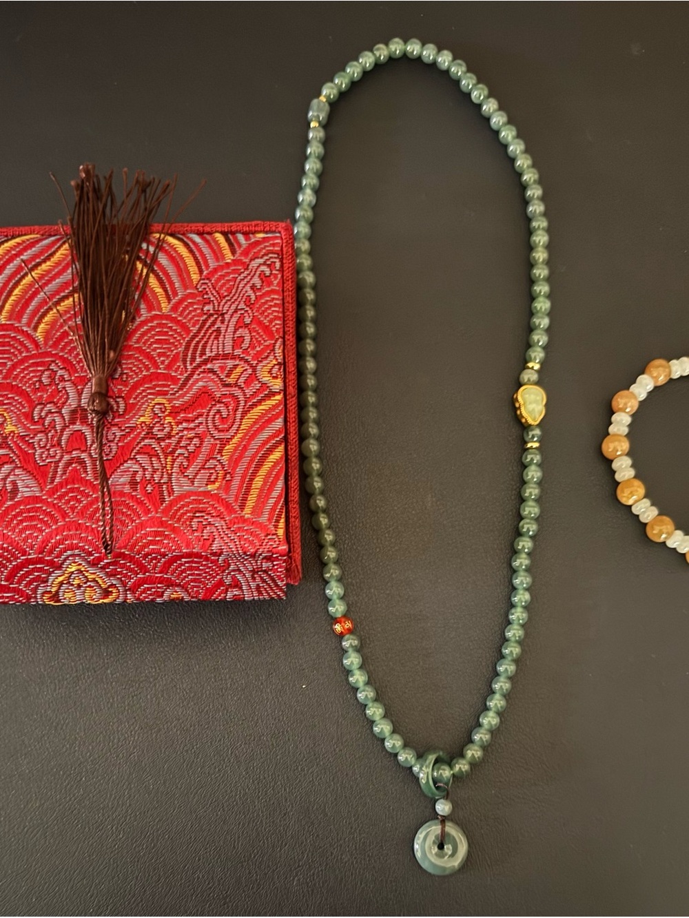 Green Jade Bead Necklace with Donut Pendant